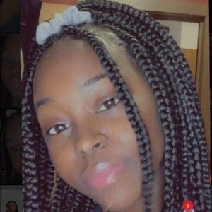 Meet your Posher, Tiara